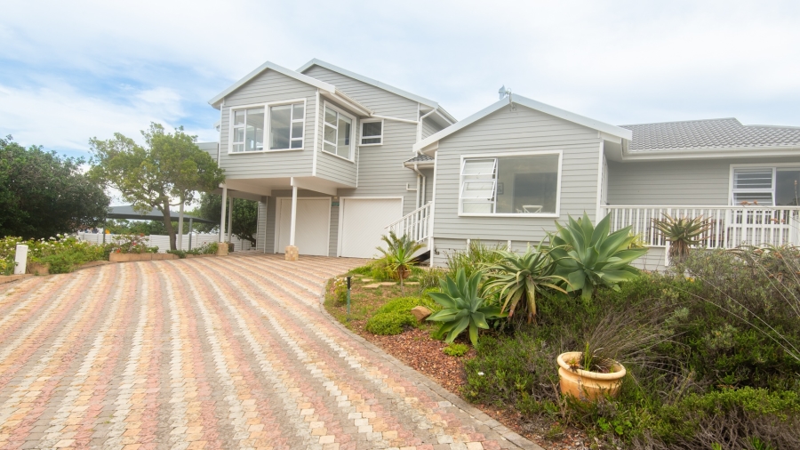 4 Bedroom Property for Sale in Bergsig Western Cape